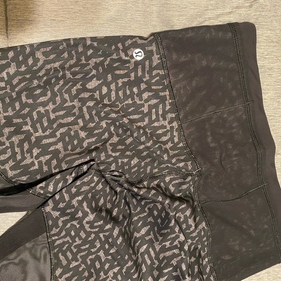 Lululemon Running in the City Luxtreme Mesh 7/8 - Picture 8 of 10